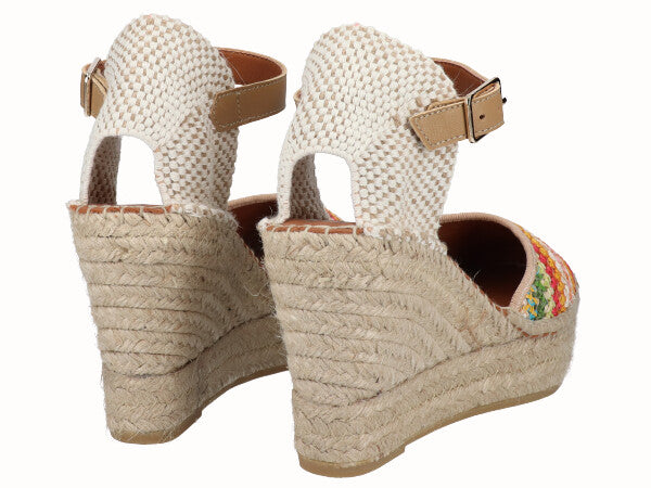 1632 Crochet Camel_3.jpg