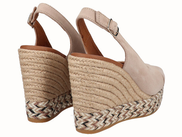 1823 Vitelo Nude Web ECI_3.jpg