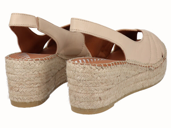 2157 Seda Adros_3.jpg