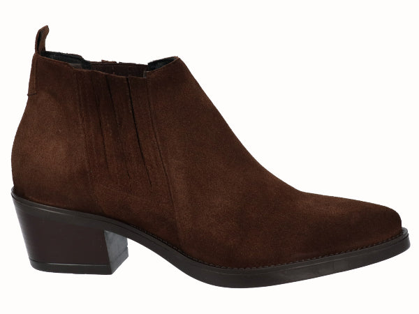 8020 Vitelo Testa_1.jpg