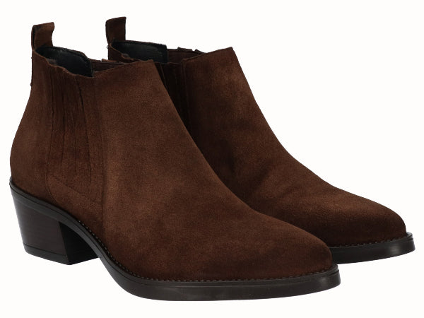 8020 Vitelo Testa_2.jpg