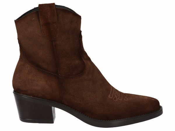 8021 Vitelo Testa_1.jpg