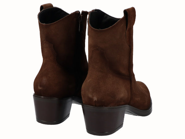 8021 Vitelo Testa_3.jpg