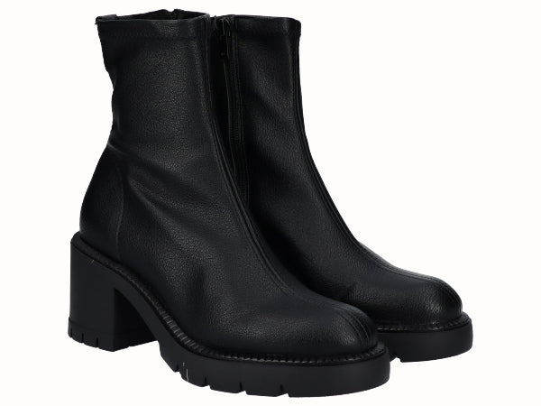 8347 Melinda Negro_2.jpg