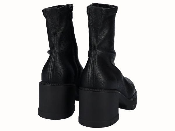 8347 Melinda Negro_3.jpg