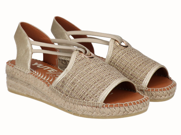 2299 Loana Camello_2.jpg